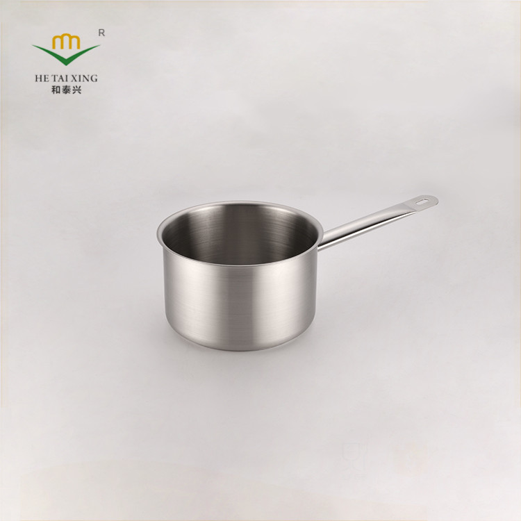 مقلاة صلصة متوسطة